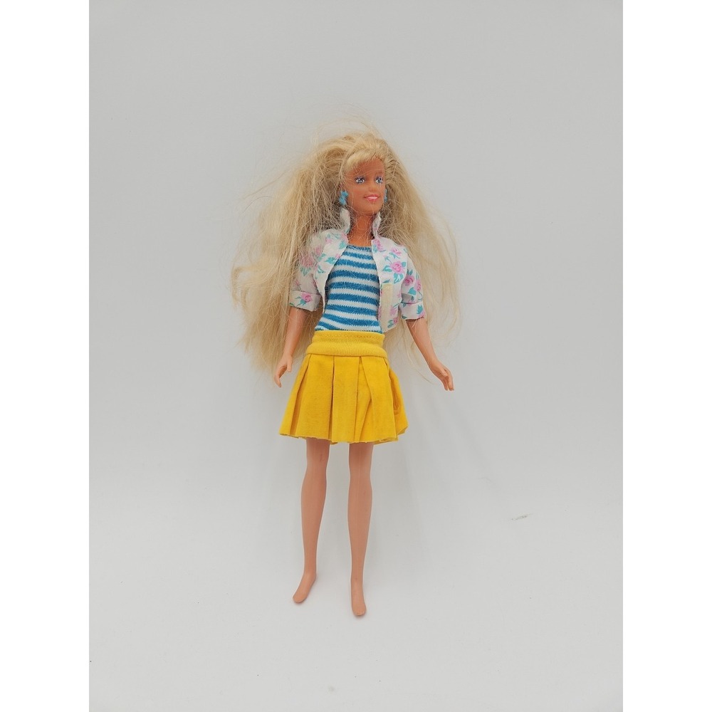 Hasbro 1988 Barbie Doll Preowend Yellow Shirt Blue Earings Blonde